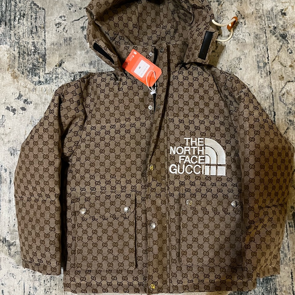 Gucci x The North Face Puffer Jacket – Size M 🔥